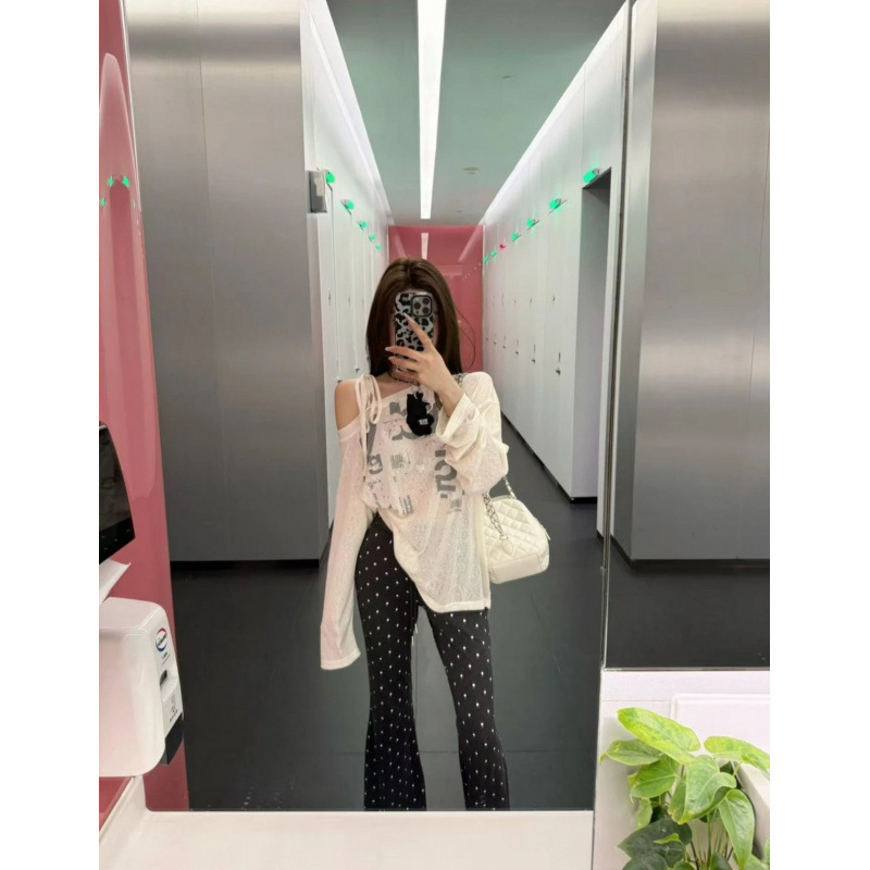 Mina's Airport Sweetheart Off-White Printed Tie-Up Sun Protection T-Shirt/Grey Polka Dot Casual Pants Set