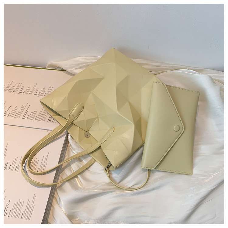Niche design irregular largecapacity bag 2021 new trendy tote bag shoulder messenger bagpicture39