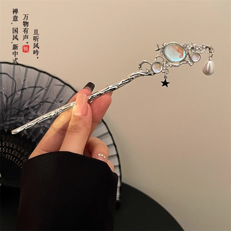 Nuevo estilo chino mariposa bordilla pinzas de cabello para mujeres detrás de la cabeza pinzas de cabello antiguo estilo Han tocado de alto nivel sensación de paso pinzas de cabello