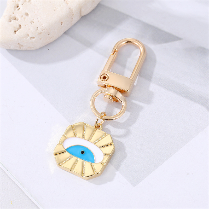 Fashion Drill Carved Heart-shaped Eyes Keychain Pendant Accessories display picture 4