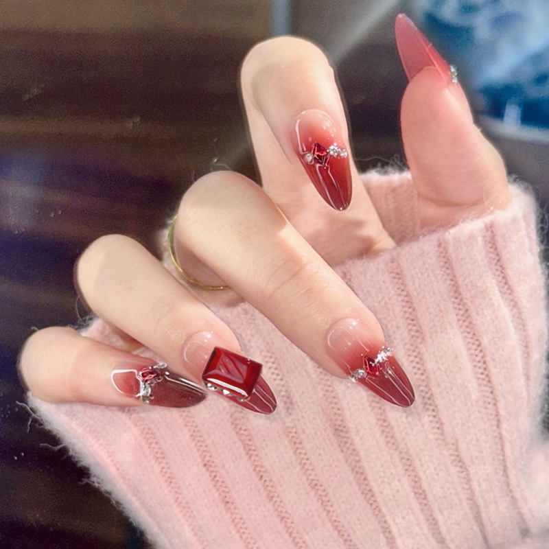 Fm-575 Fake Nails Red Diamond Long Handmade Sealing Manicure New Year Whitening Wearable Nail Patch Removable Fm-575 Fake Nails Red Diamond Long Handmade Sealing Manicure New Year Whitening Wearable Nail Patch Removable