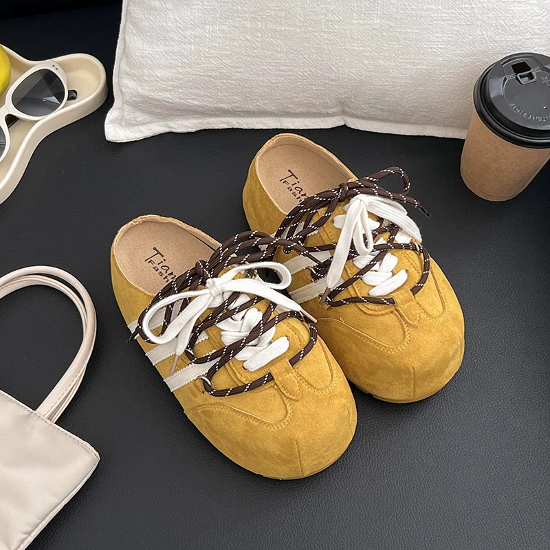 Уникальные дизайнерские модные закрытые сабо на толстой подошве для женщин, весна 2025, новые матовые ремешки, в стиле Birkenstock, трендовые тапочки.