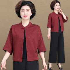 50代の母の春の服のコート2025の新型の洋気のゆったりしているスーツの中で年配の女性の春秋の国の風の2つのセット