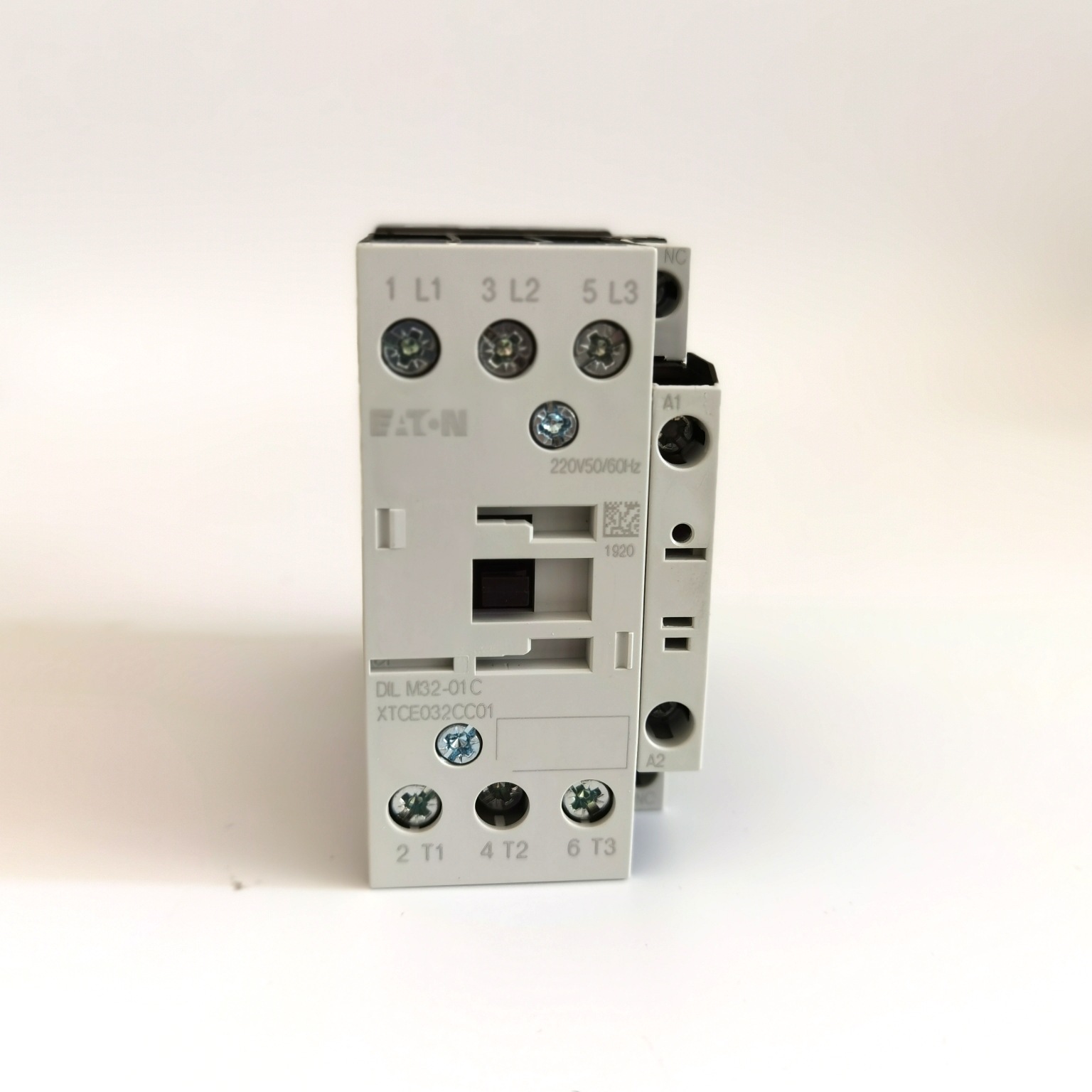 伊顿  DILM32-01C DIL M32-01C AC220V DC24V DC220V询价接触器