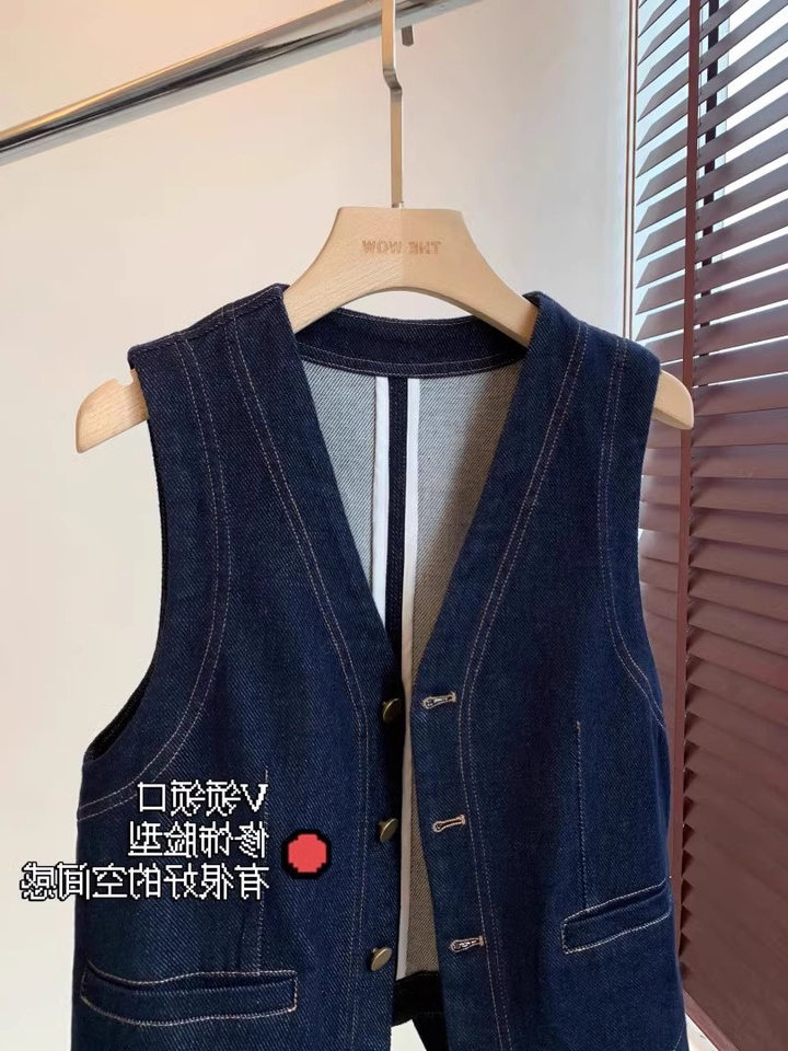 Áo vest denim nữ không tay cổ chữ V phối lớp phong cách retro, dáng ôm tôn dáng, dài 50–65 cm — Áo vest denim màu xanh (hàng có sẵn), Áo vest màu xanh đậm (có sẵn), Áo vest màu xanh đậm chi tiết 45