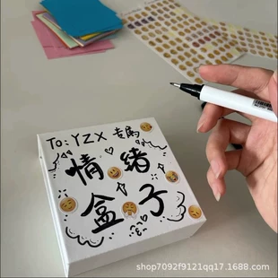 Коробочка «Эмоции» с записками и магнитными наклейками DIY