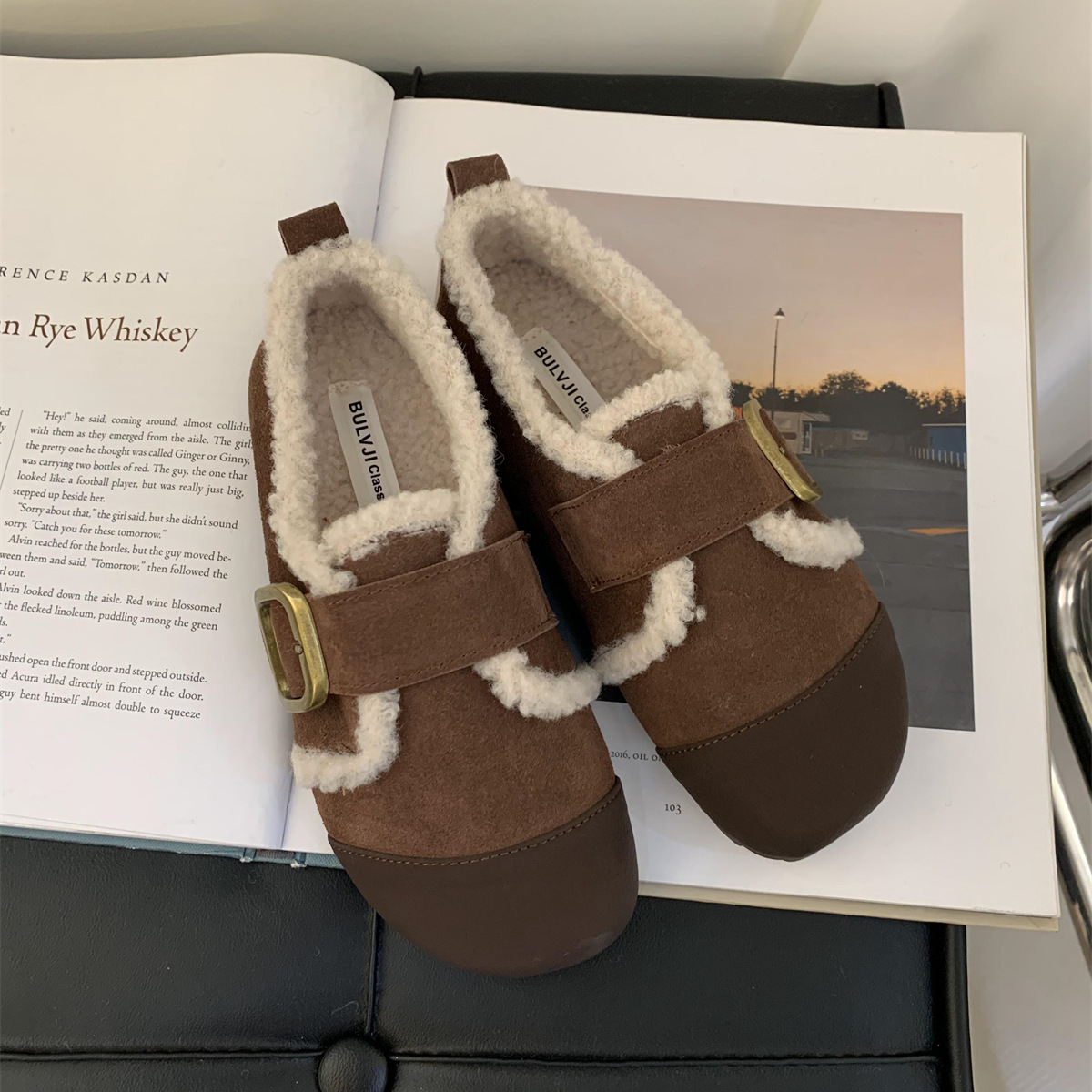Scarpe di peluche a una gamba da donna in autunno e inverno, scarpe di cotone esterne di peluche, scarpe singole di peluche, 2023 nuove scarpe di fagioli con fondo piatto_voghion.com