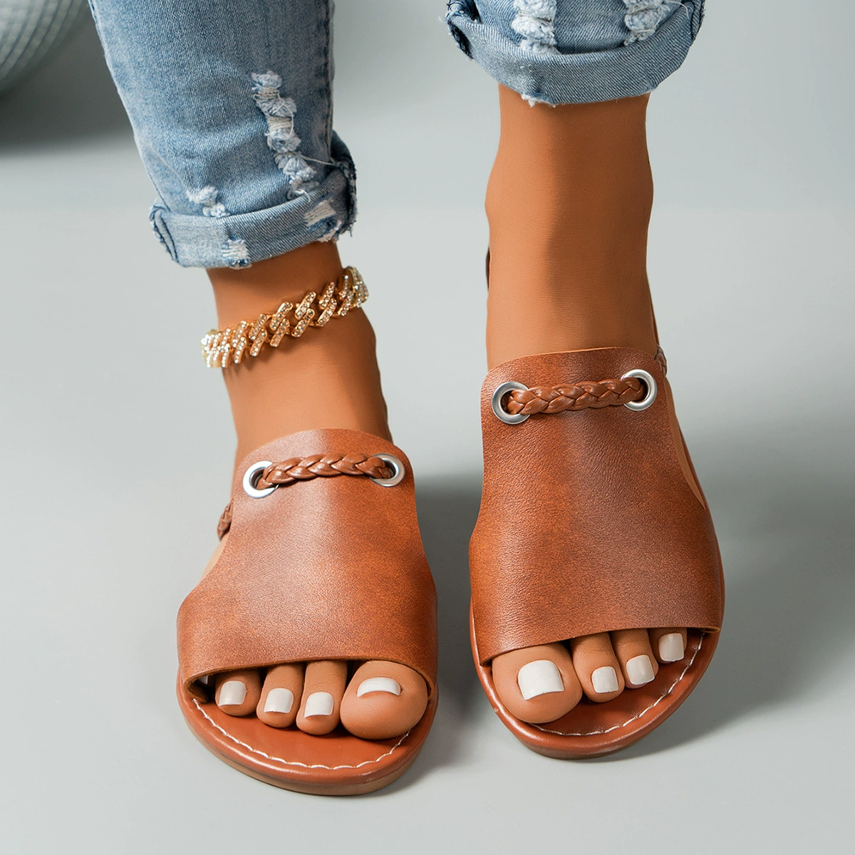 Внешняя торговля большой размер 2024 летние новые тапочки женский сплошной цвет тканые минималистские ежедневные пляжные тапочки