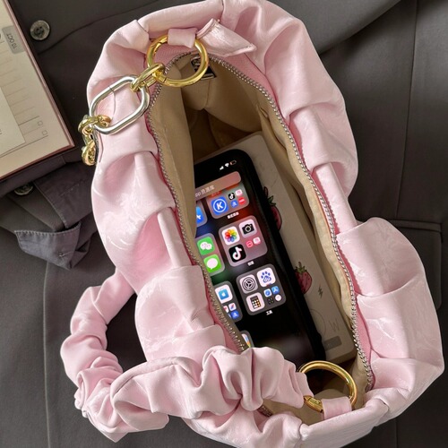 Designer Cloud Pocket Tote Bag 2024 New Chain Strap Bag for Women, Uncommon High-End Style, Crossbody, Shoulder, and Underarm Bag, Versatile Bag with Baguette Design