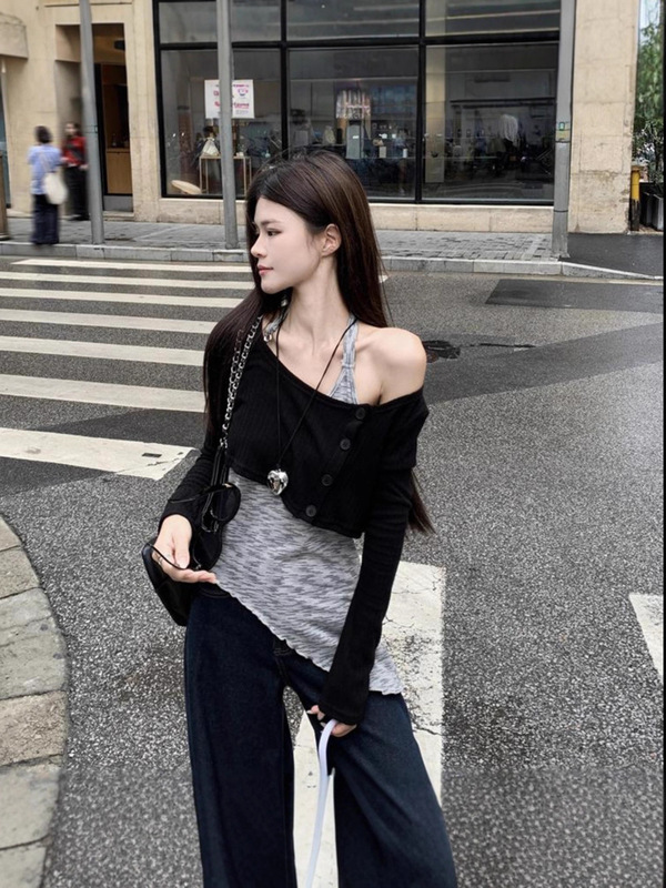 黑色露肩短款纽扣长袖T恤不规则内搭挂脖吊带背心女秋季时尚套装|undefined