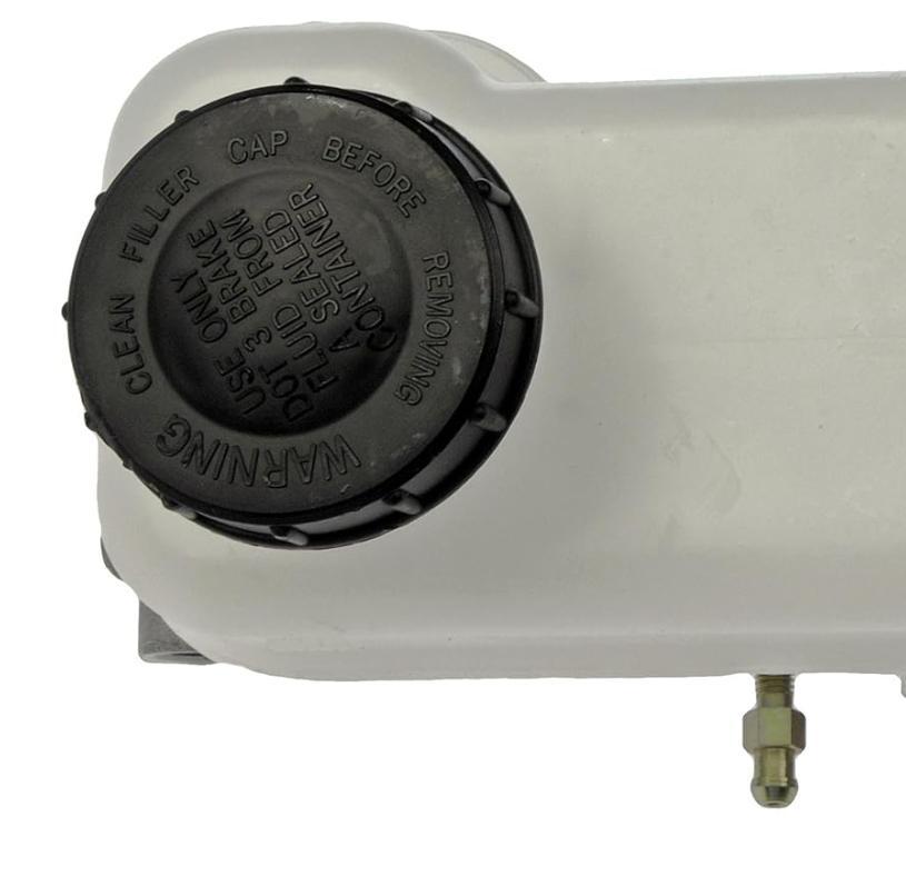 M630529 134199 9L8Z2140A Suitable for Ford Mazda Brake Master Cylinder