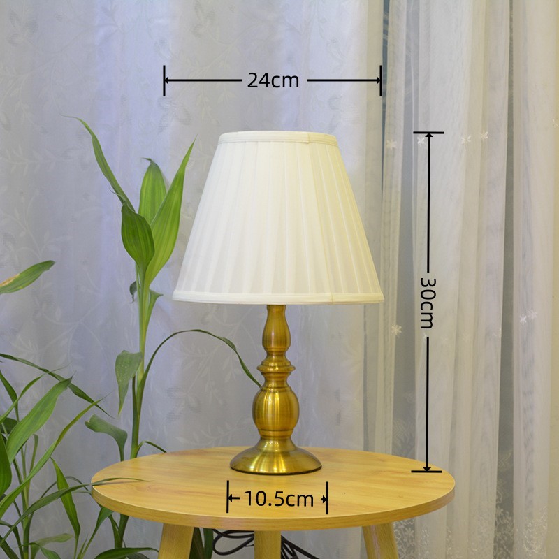 Americano nórdico simple retro clásico lámpara de mesa dormitorio lámpara de noche luz creativa de lujo dimmable hogar cálido Luz