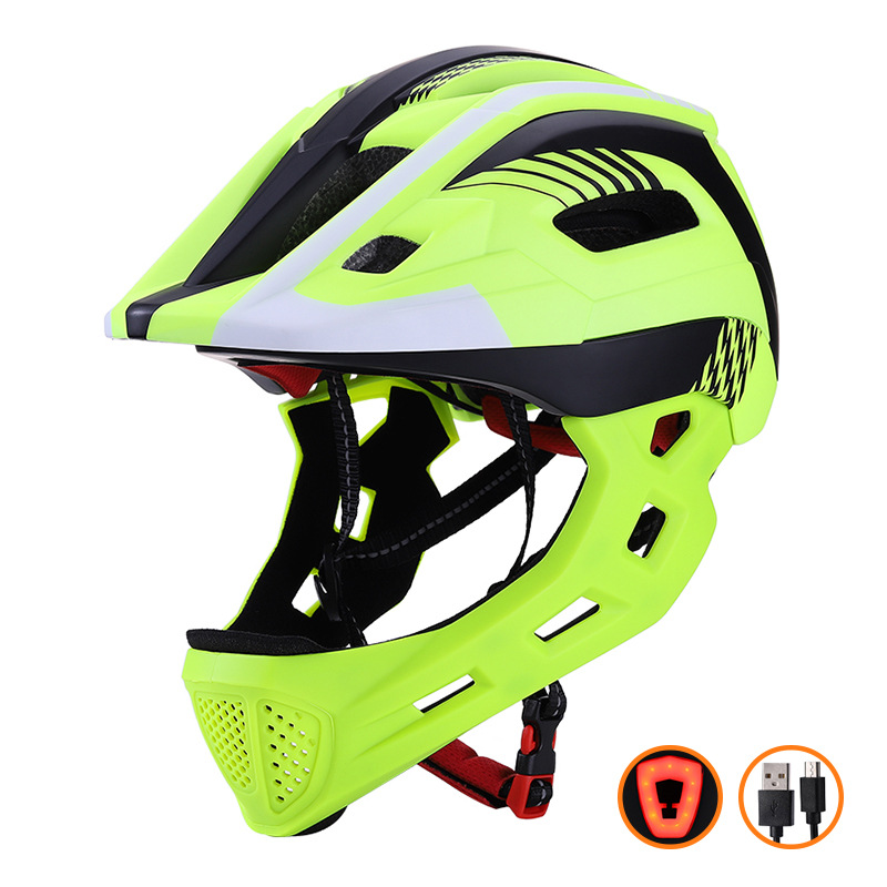 Fabricante USB luz trasera casco completo para niños equilibrio coche deportivo casco scooter patinaje casco de protección para niños