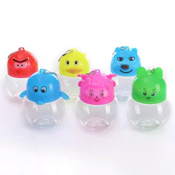 Small plastic handheld breathable aquarium