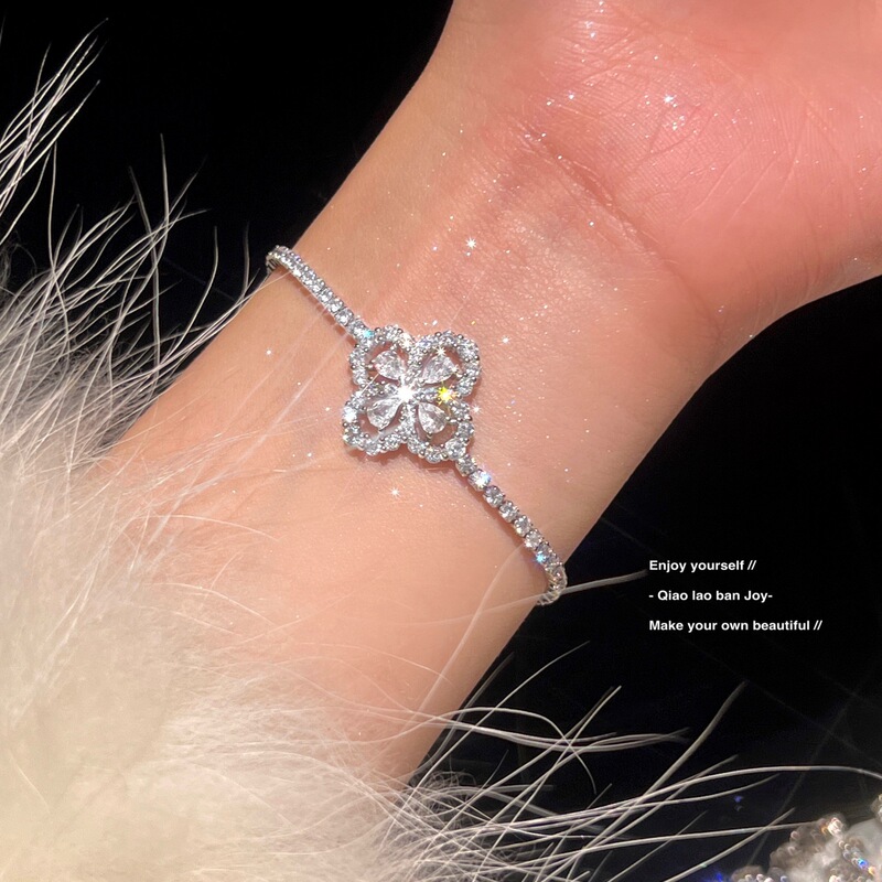 Clover bracelet golden silver bracelet flash Diamond big brand simple stacked light luxury micro inlaid zircon bracelet for women all-match Clover bracelet golden silver bracelet flash Diamond big brand simple stacked light luxury micro inlaid zircon bracelet for women all-match