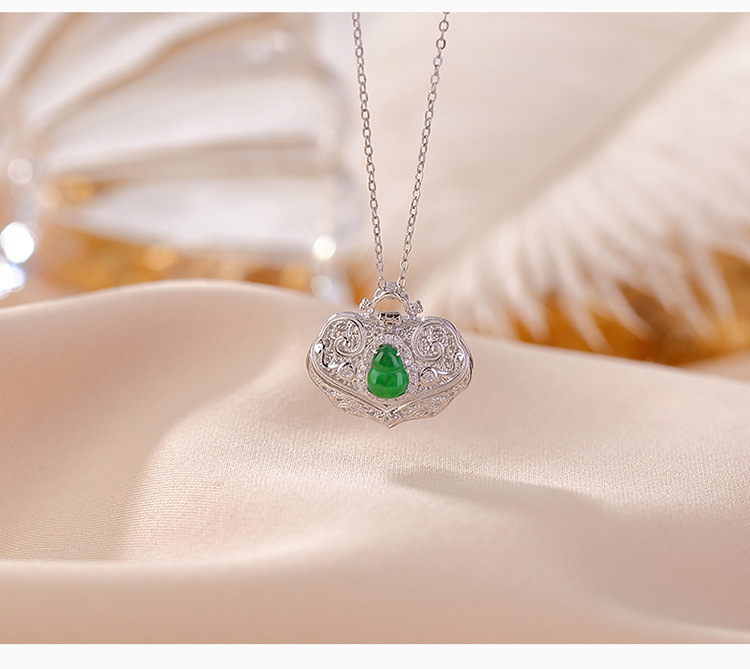 Mặt dây chuyền hình túi rỗng bầu cổ điển bạc S925 mạ vàng đính ngọc lục bảo — Kiểu bạc (không có dây chuyền) chi tiết 4
