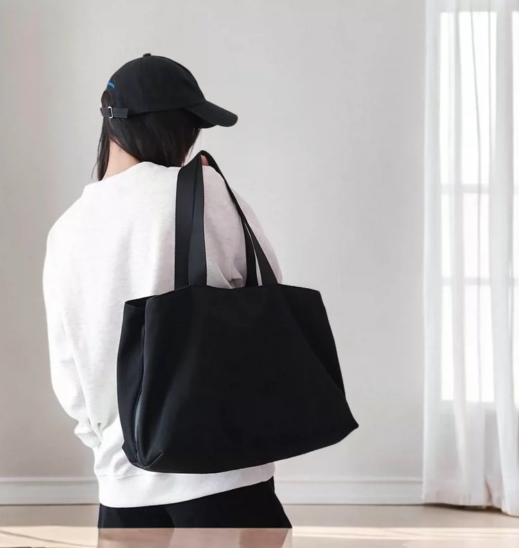 2025 Women's Tote Large Capacity Laptop Single Shoulder Handbag Commuter Travel Bag Multi-Pocket Lightweight_voghion.com