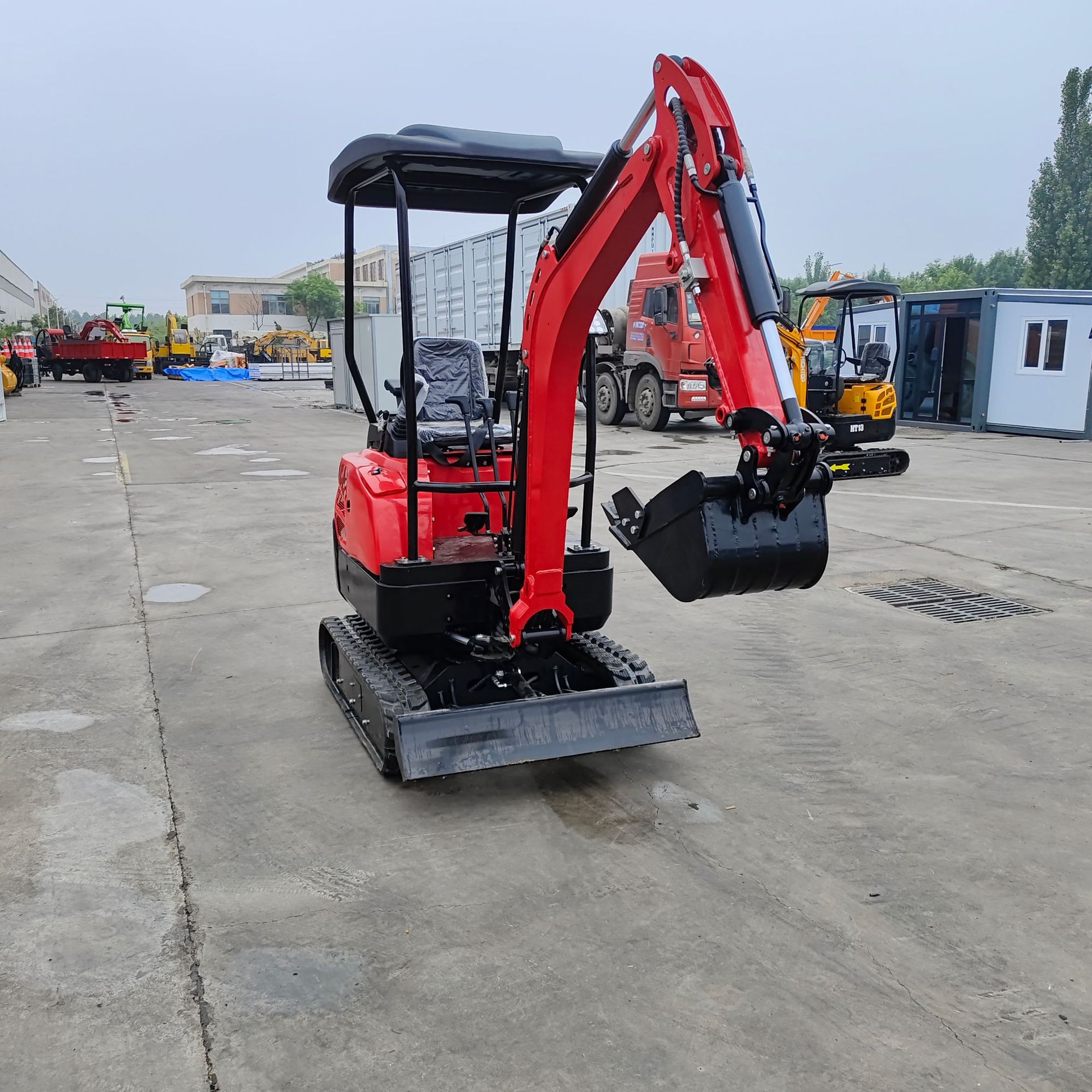 工厂出口小型挖掘机 1.6吨工程挖沟微型挖机 出口荷兰欧五挖机