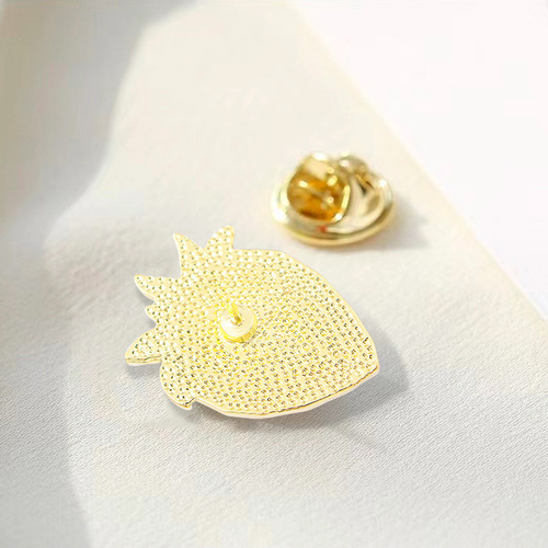 Sweet Strawberry Creative Brooch Original Fruit Badge Bag Hat Ornament Badge Accessory Corsage Collar Pin Trendy
