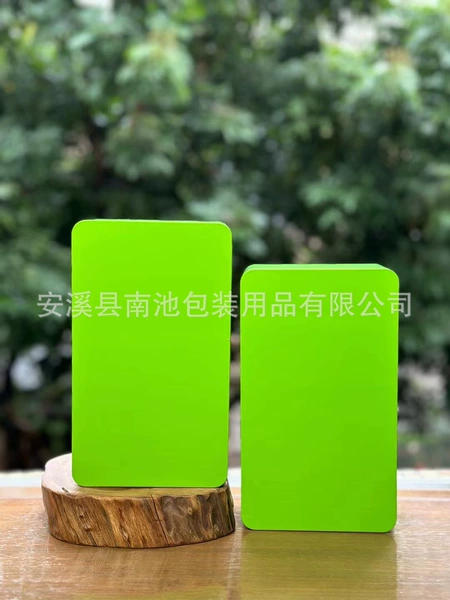 1 set of iron bars green