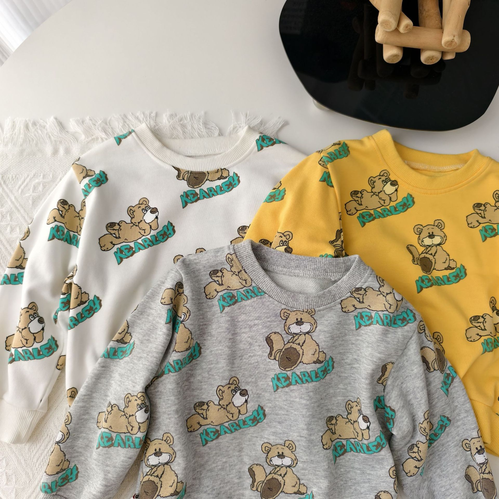 清仓童装秋季儿童新款男女宝三色小熊圆领纯mian洋气水印休闲卫衣