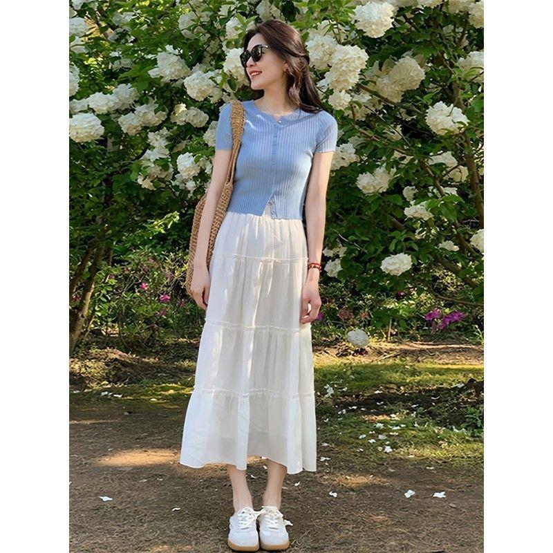 Summer Dopamine Blue V-Neck Short-Sleeve T-Shirt for Women, Cool and Stylish Thin Knit Cardigan Slim-Fit Top
