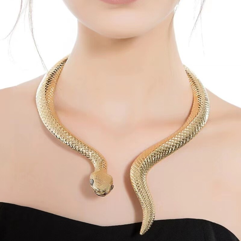 Cross-Border Best-Selling Fashionable Golden Snake Spring Large Collar Retro Exaggerated Women's Necklace