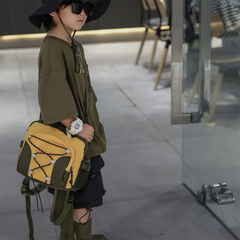 Corea del Sur mismo estilo Internet celebridad niños mochila de moda cool Boy moda contraste color pequeña mochila niños y niñas fuera bolsa de lona
