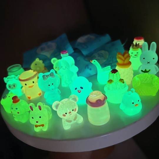Glow-In-The-Dark Tiktok Influencer Gift Blind Bag Trendy Blind Box Glow-In-The-Dark Small Animal Mixed Children's Toys