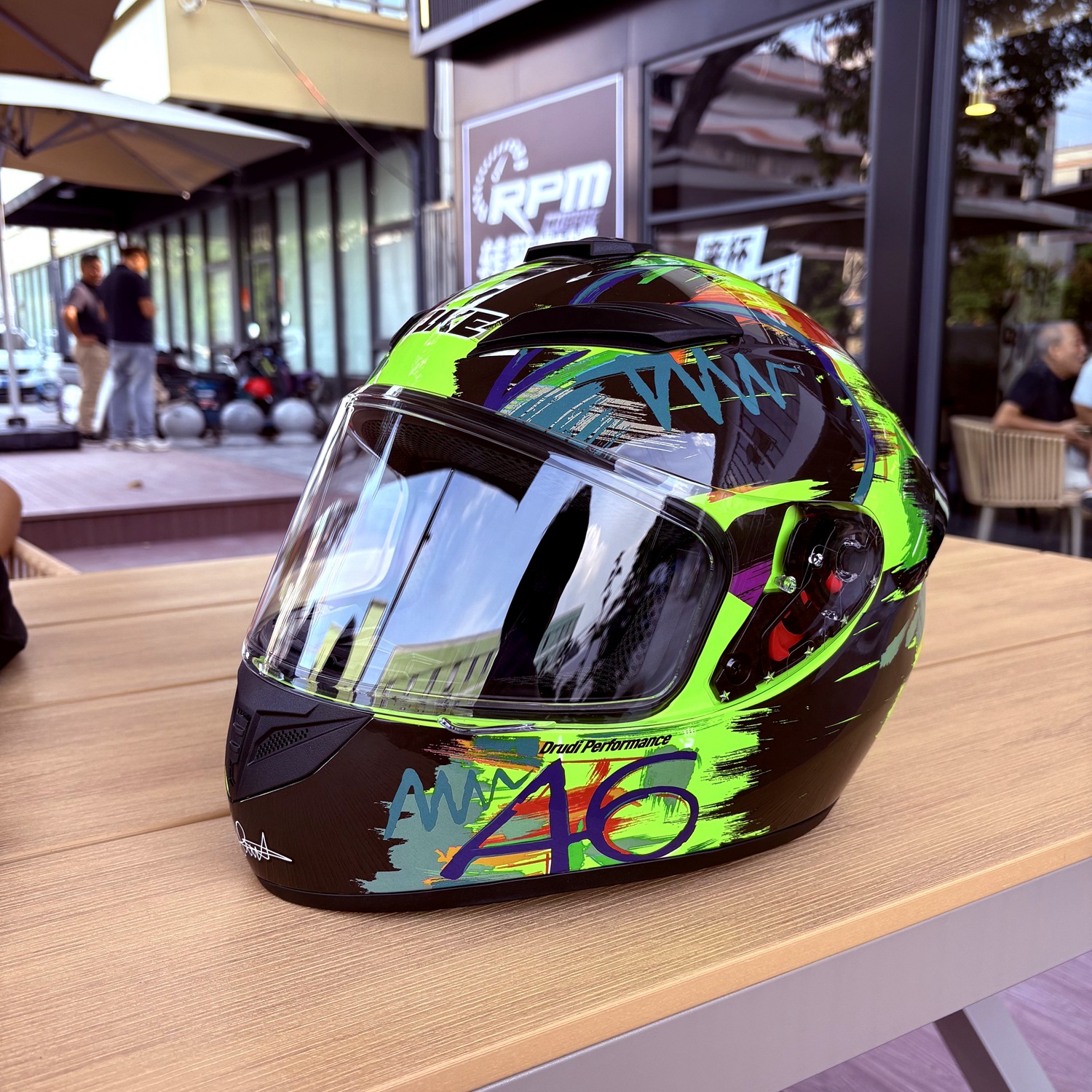 Yan nuevo casco de motocicleta masculino completo casco de bicicleta casco de coche eléctrico casco de verano para hombres y mujeres cuatro estaciones