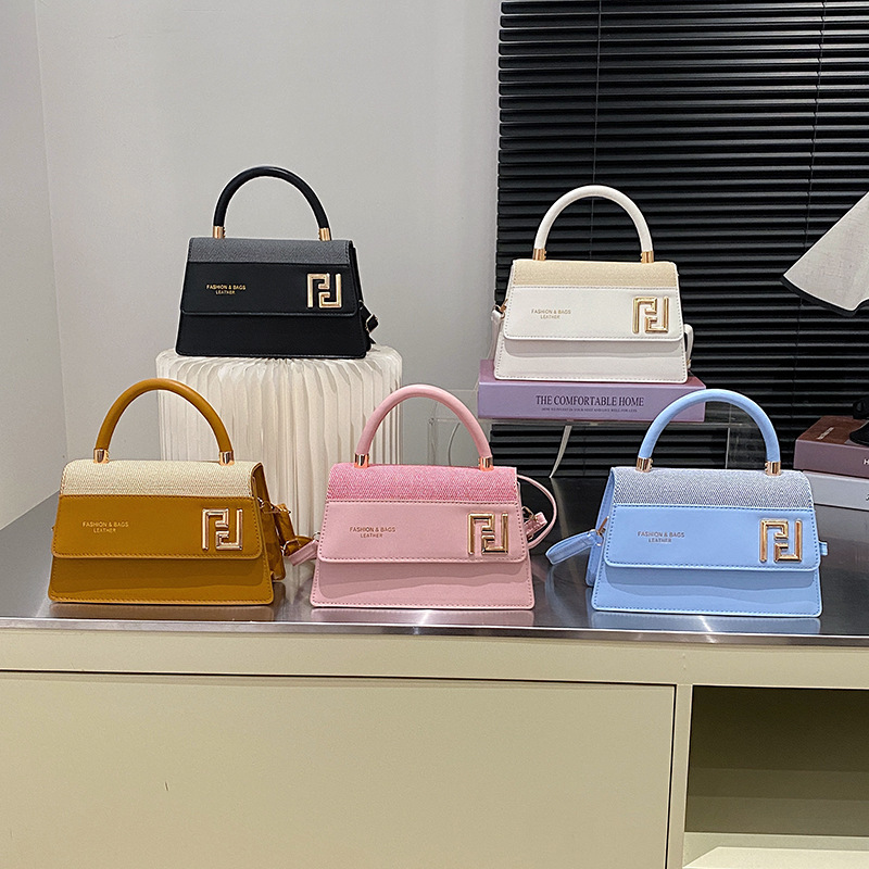 2025 Autumn New High-Value Small Square Handbag Fashion Niche Simple Versatile Trendy Single Shoulder Crossbody Bag 2025 Autumn New High-Value Small Square Handbag Fashion Niche Simple Versatile Trendy Single Shoulder Crossbody Bag