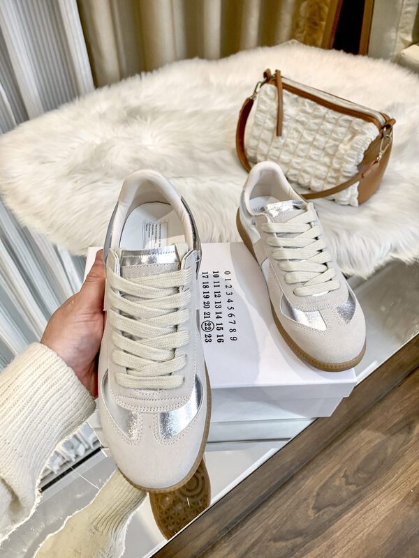 高バージョン Margiela MM6 ドイツのトレーニングシューズ男性と女性のための白い靴カップル本革カジュアルスニーカーレトロニッチトレンディな靴|undefined