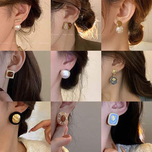 925 Silver Needle Retro Pearl Earrings for Women, Lightweight Luxury, High-End Elegance, Instagram Style, Unique Fashion Ear Decorations