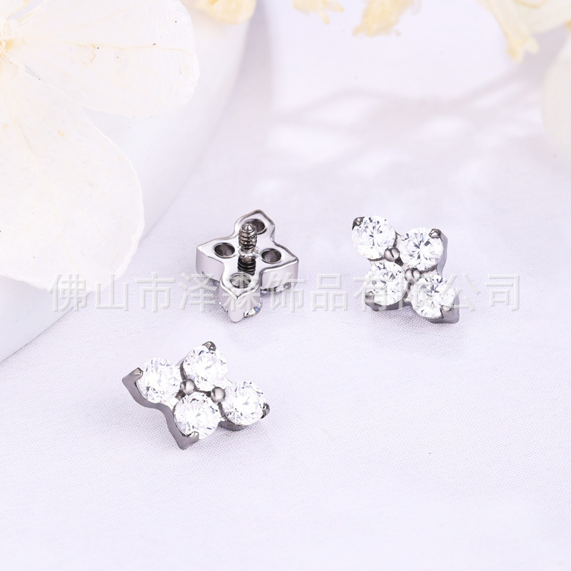 16G labret stud size and finish detail