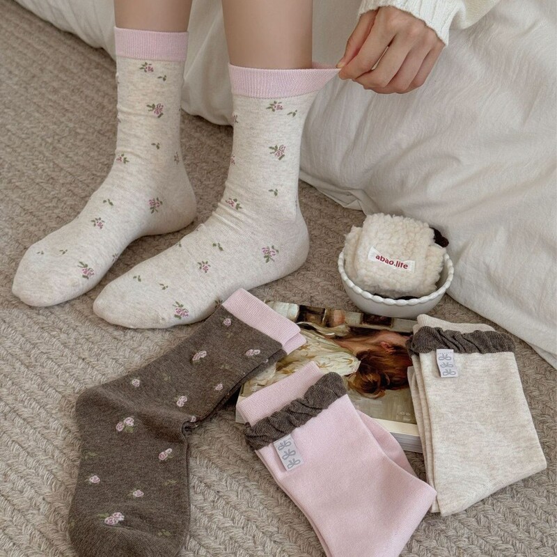 Cute and Simple Floral Cotton Mid-Tube Socks for Women, Seamless and Versatile Slouch Socks Cute and Simple Floral Cotton Mid-Tube Socks for Women, Seamless and Versatile Slouch Socks