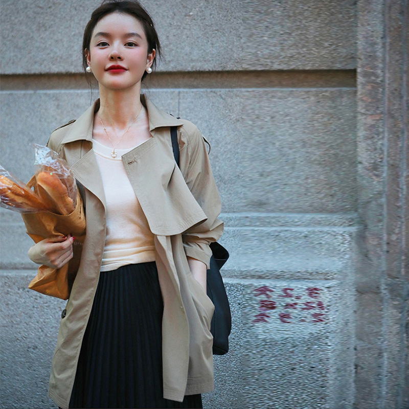 High-End Designer Niche British-Style Trench Coat, New Autumn and Winter Style, Elegant Loose Casual Short Drape Coat for Women