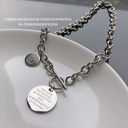Necklace Women's Light Luxury Niche Design Sense 2024 New Explosive High-grade Necklace Men's Elegant Letter Love Clavicle Chain