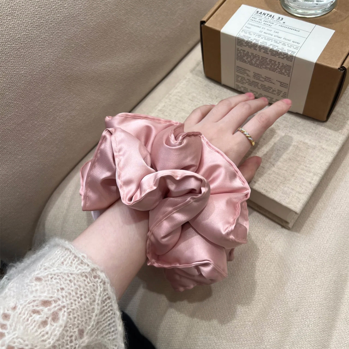 Slim Waist! Satin-Filled Pillow Hair Tie, Versatile Bun Hair Accessory for Women, Elegant Hair Tie Headband