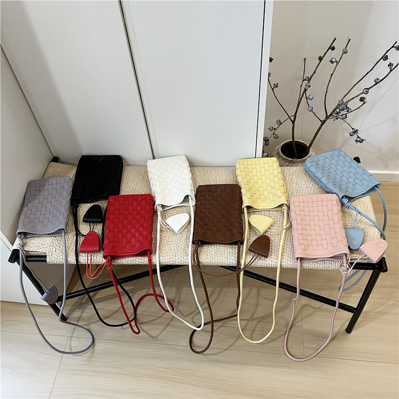 Small Bag: New Style, Compact, Cute, Lightweight Mobile Phone Bag, Single Shoulder Crossbody, Fashionable, Versatile, Classic Woven Small Bag Small Bag: New Style, Compact, Cute, Lightweight Mobile Phone Bag, Single Shoulder Crossbody, Fashionable, Versatile, Classic Woven Small Bag