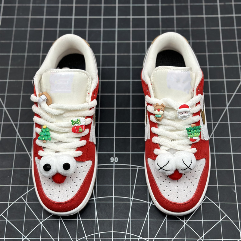 Dunk Low SE 85 双层swoosh圣诞麋鹿 玩偶