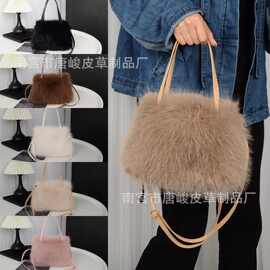 跨境秋冬新款手提毛绒包包仿狐狸毛时尚单肩小方包百搭斜挎毛毛包