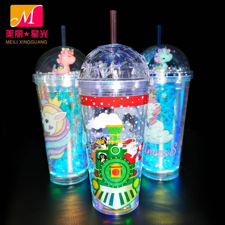 Taza de paja luminosa led al por mayor Taza luminosa de plástico de grado alimenticio Taza de bebida de cerveza Suministros de atmósfera de bar