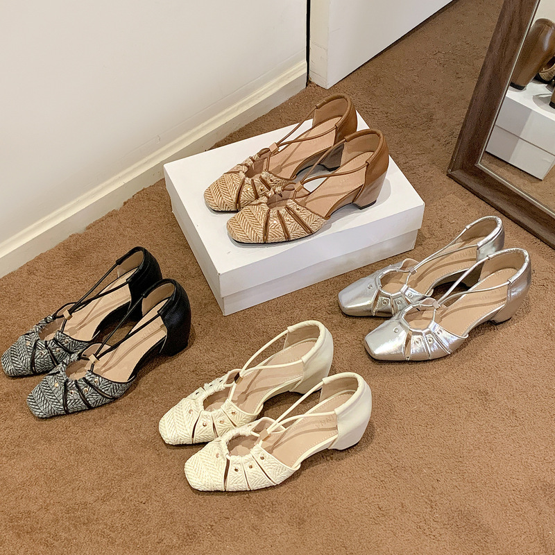 Retro Style Hollow-Out Closed-Toe Sandals for Women, 2026 Summer New Model, Elegant Hidden Heel, Square Toe, Breathable, High Heel, Comfortable Retro Style Hollow-Out Closed-Toe Sandals for Women, 2026 Summer New Model, Elegant Hidden Heel, Square Toe, Breathable, High Heel, Comfortable