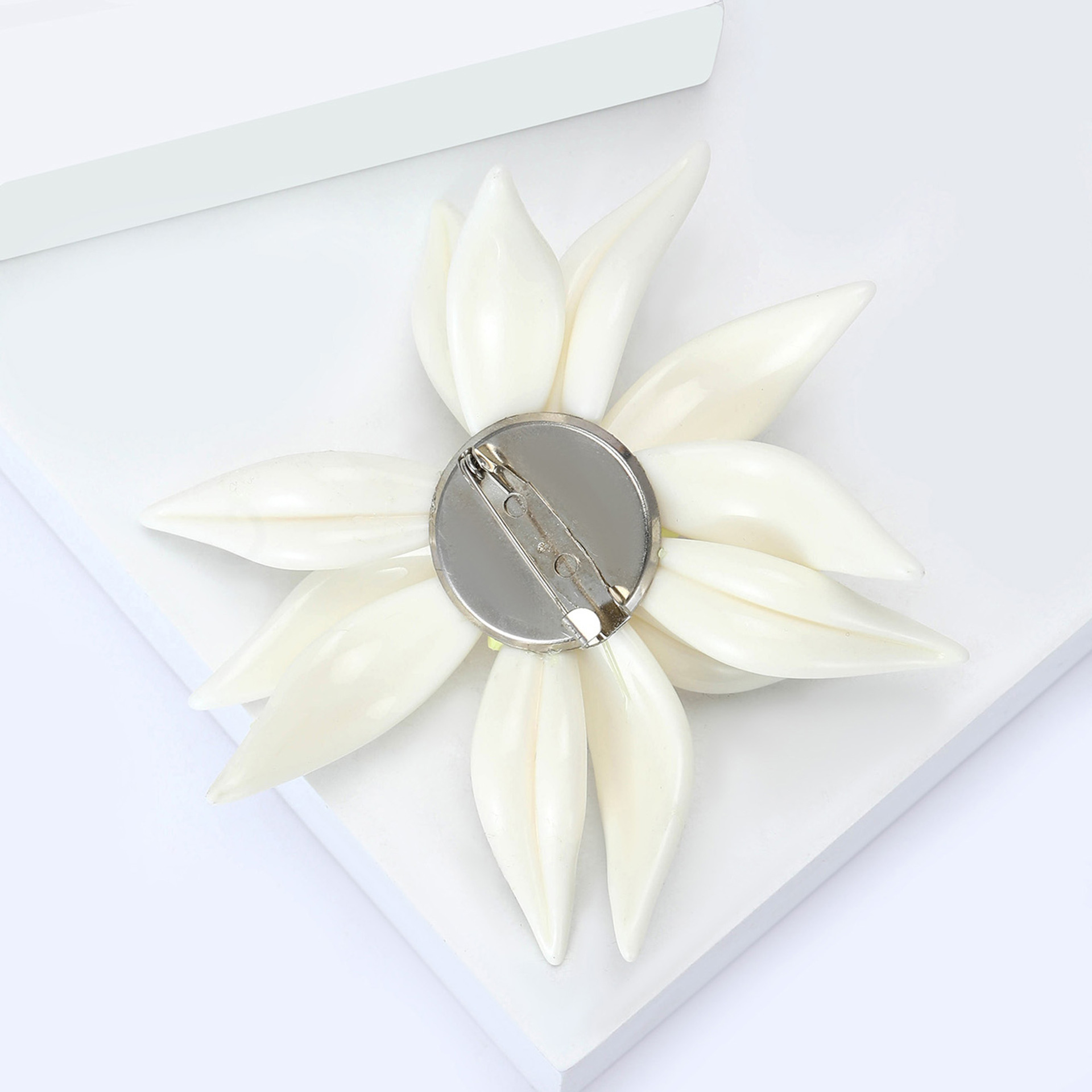 Pastoral Style Enamel Edelweiss Flower Brooch Korean Style Simple Elegant Ladies Suit Decorative Corsage Accessories
