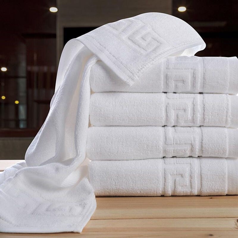 Extra-large and thick bath towel for men and women, absorbent and soft, suitable for couples, hotels, and guesthouses Extra-large and thick bath towel for men and women, absorbent and soft, suitable for couples, hotels, and guesthouses