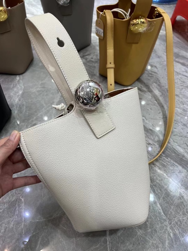スター同モデルの新型羅家高定バケツバッグ本革女性バッグ前肩ベルト調節ボタン付きバッグシングル肩斜め掛け|undefined