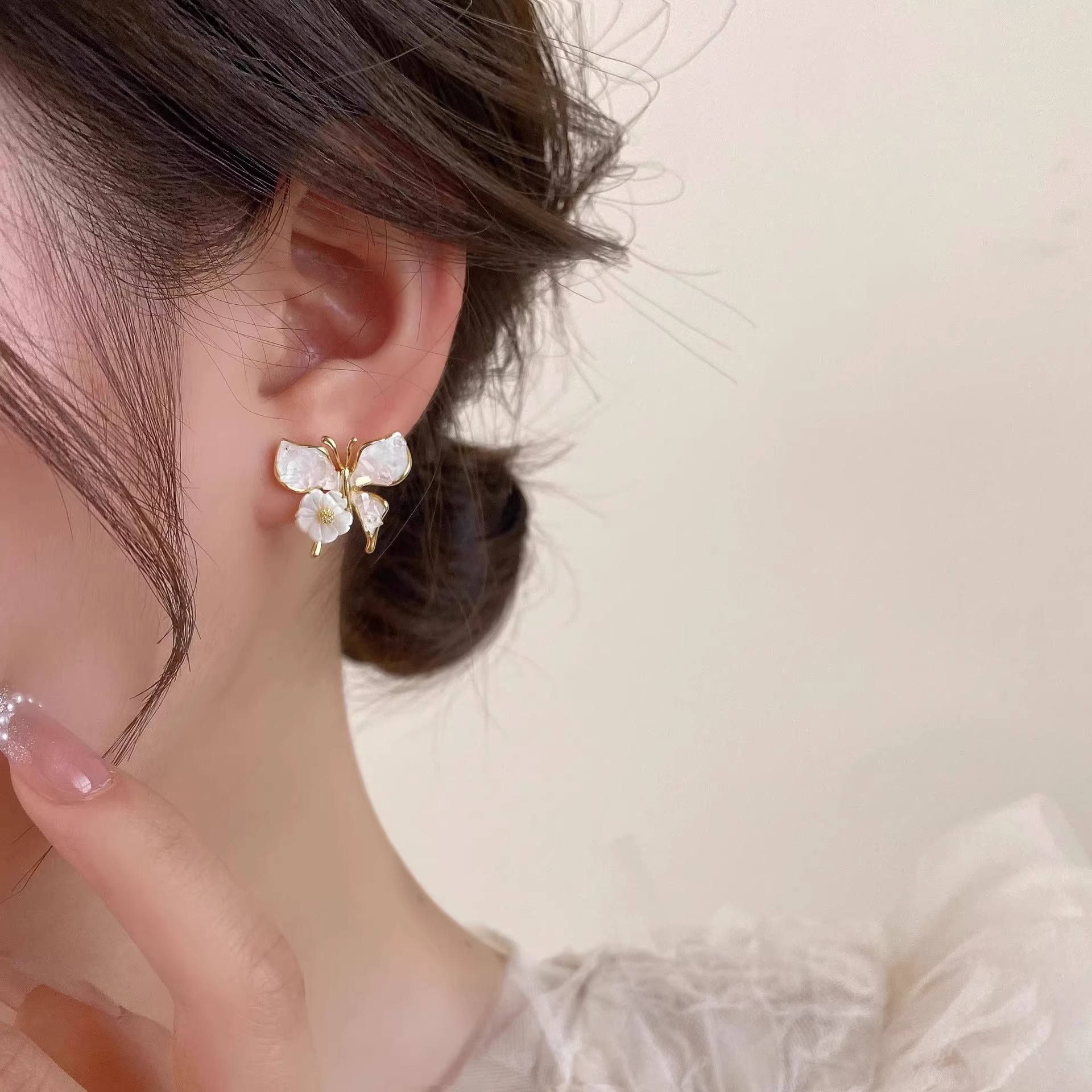 Bandeja de incienso para mosquitos, pinzas para las orejas, sin orejas perforadas, pendientes retro de nicho de alta gama, pinzas para las orejas de perlas de temperamento femenino, pendientes coreanos de lujo ligero