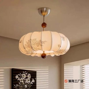 Retro-Style Fabric Dining Room Chandelier with Patterns, Vintage Bar Lamp, Southeast Asian Atmosphere Solid Wood Bedroom Lamp, Chestnut Lamp