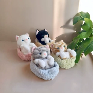 Мягкая игрушка кошка в люльке