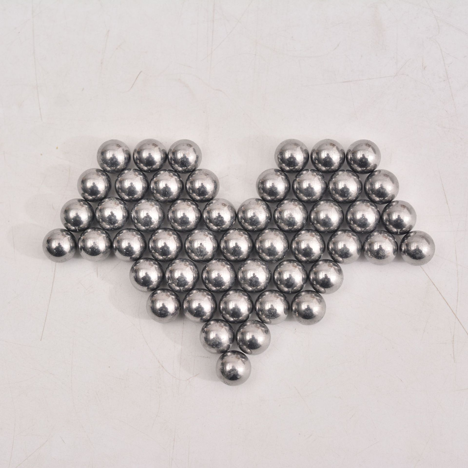 实心钢珠自行车钢珠轴承抛光碳钢钢珠厂家批发